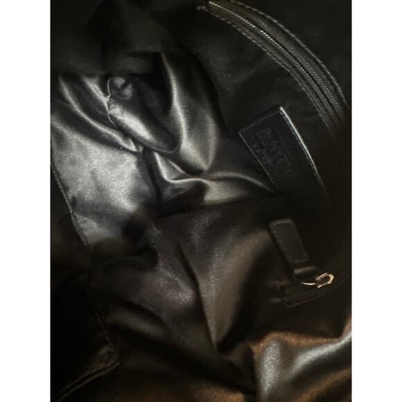Coach Vintage Soho Black Leather and Signature C Canvas Shoulder/Tote Bag - Picture 5 of 6